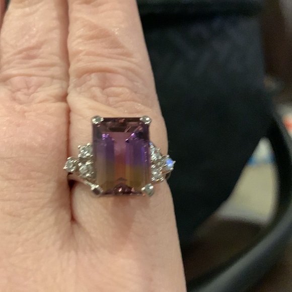 NWT Mystic topaz. Size 8. Six white zircon stones. - Picture 4 of 4